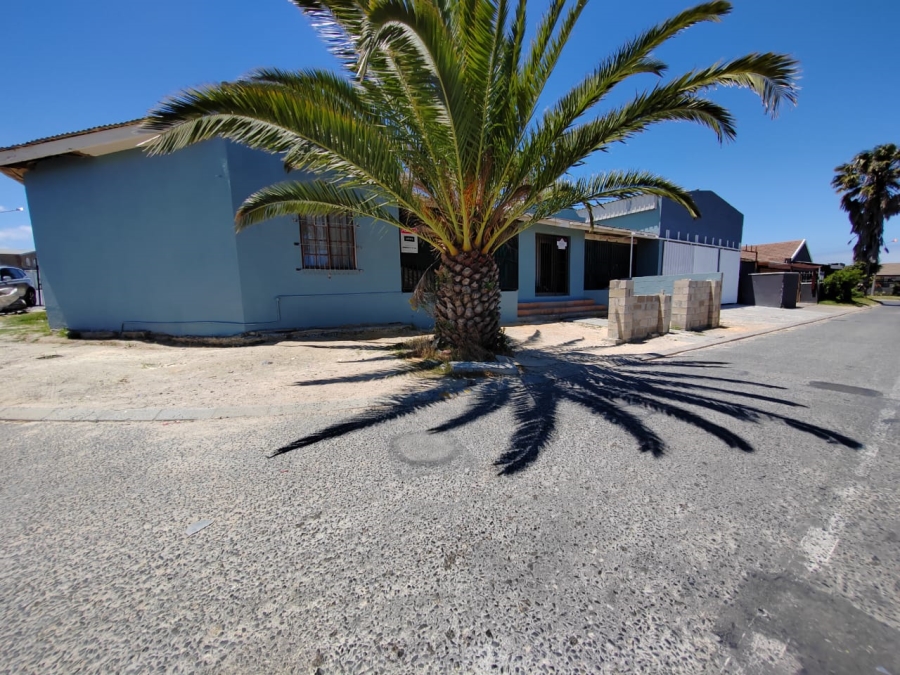 6 Bedroom Property for Sale in Malibu Village Western Cape